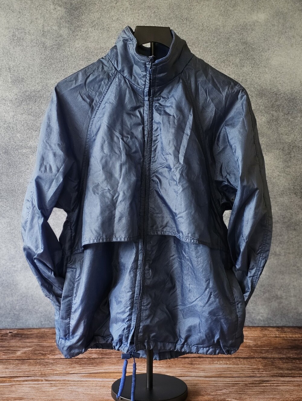 Mens' S/P Vintage Eddie Bauer lightweight Hooded Windbreaker front and back vent
